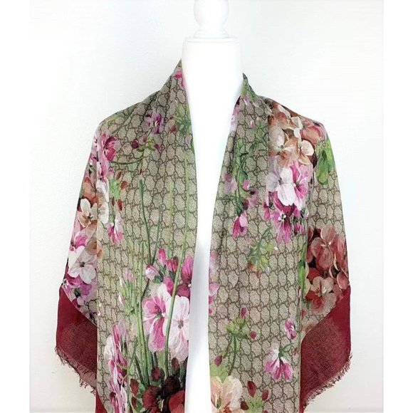 Gucci Floral Patterned Scarf in Red and Green - Picture 1 of 13